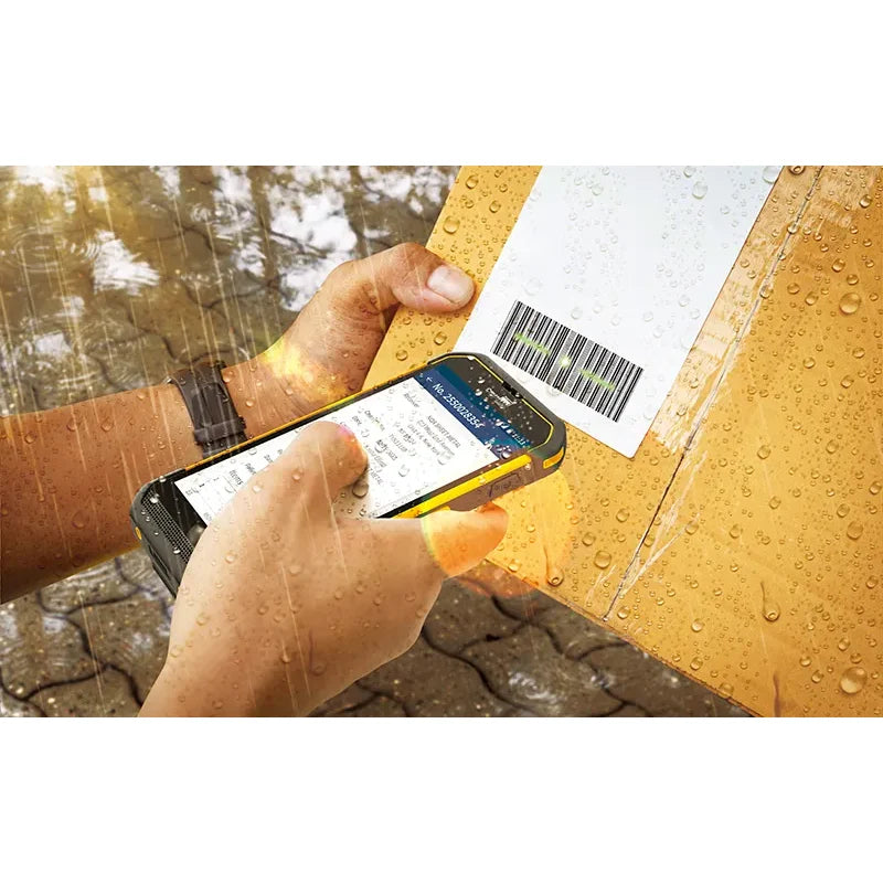 CipherLab RS36 Android touch mobile computer, Wi-Fi + 4G LTE, 2D imager (SE5500) (AS36E4AF4NSG1) – scanning a barcode